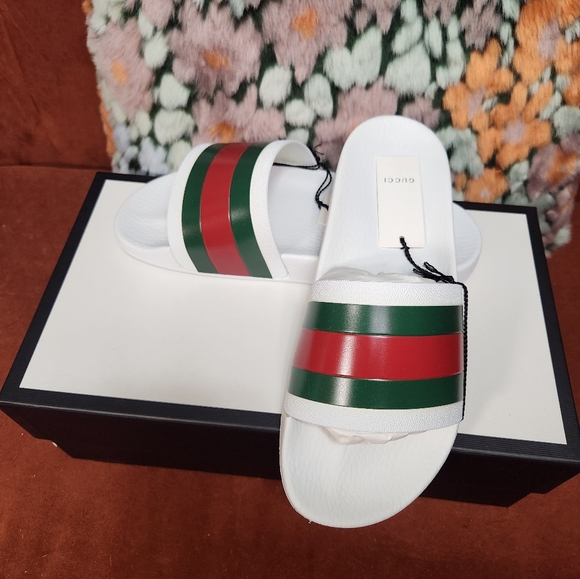 Gucci White Sandals with Red and Green Bands - Picture 1 of 8